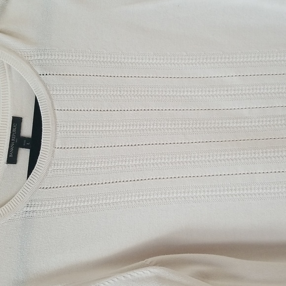 Banana Republic Cream Sweater - Picture 3 of 4